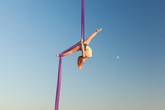 Воздушная акробатика и гимнастика на полотнах