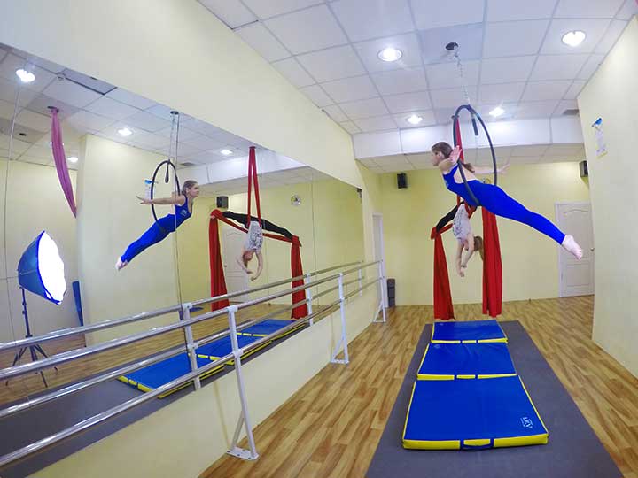 Занятие по Pole Sport (пол спорт) – школа Pole Dance ALEKSA Studio.