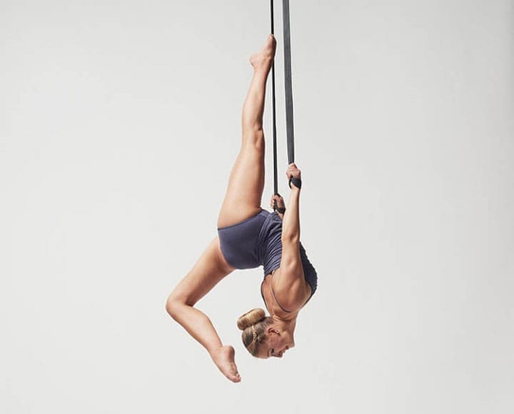 Воздушные ремни (aerial straps) – студия элегантного спорта, танца и женского фитнеса ALEKSA Studio.
