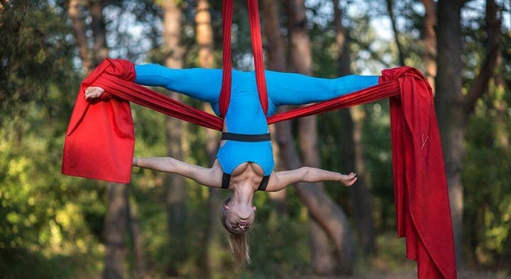 Повітряні полотна (aerial silk) та танець у повітрі
