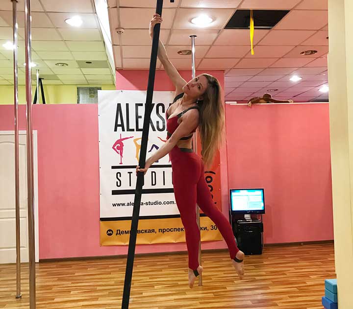 Умови занять ALEKSA Studio на китайському пілоні